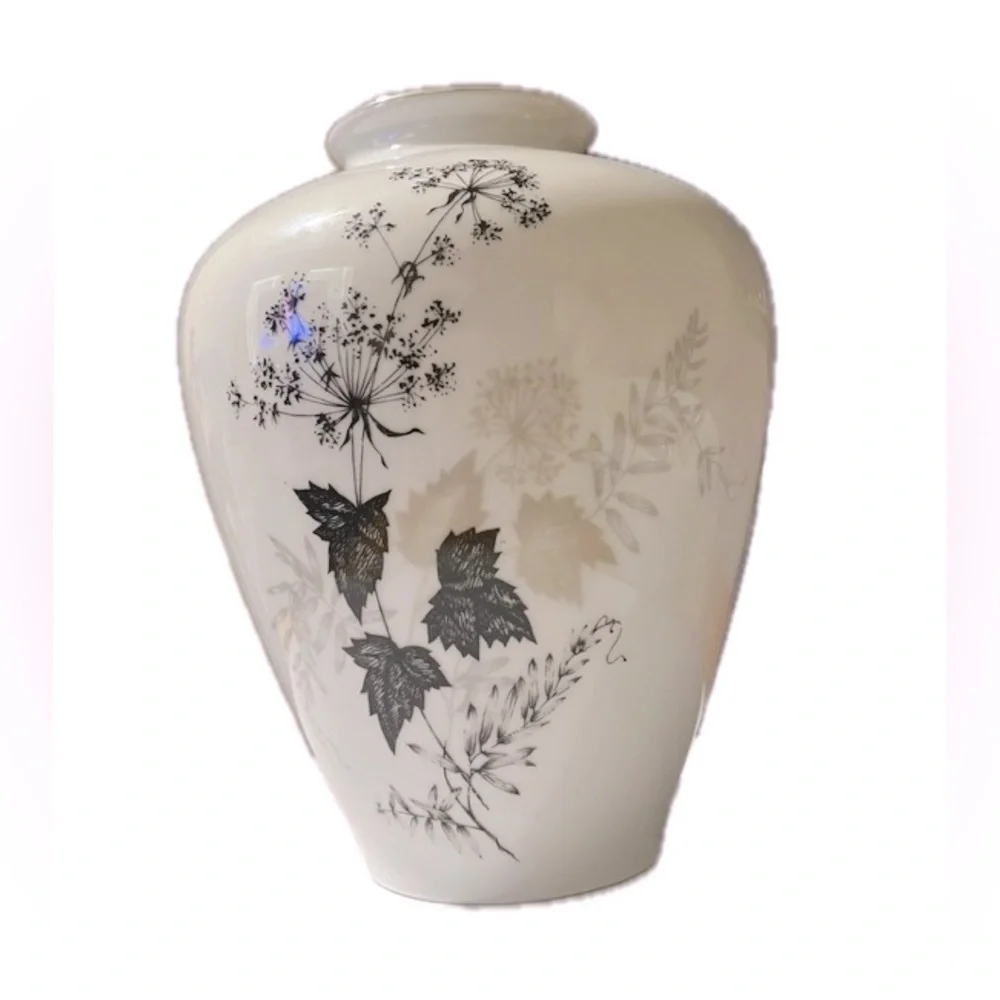 VINTAGE STONEGATE WOODDALE BAVARIA GERMANY CERAMIC 6” VASE